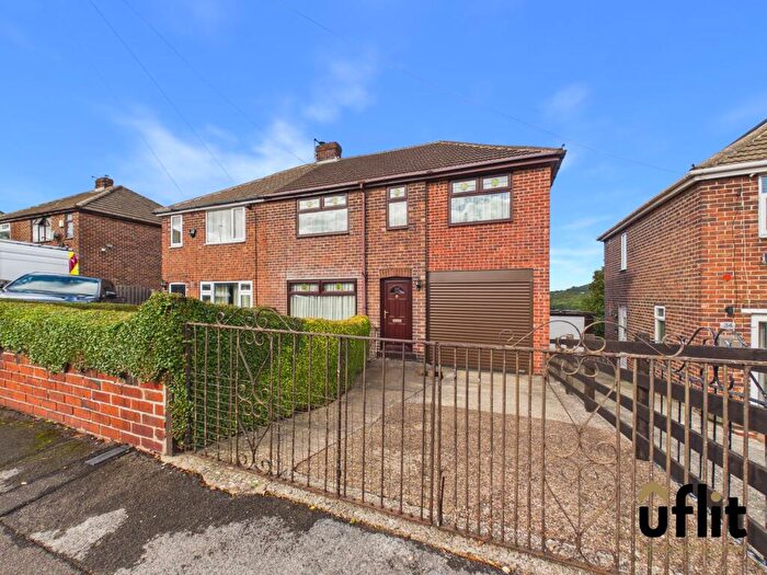 4 Bedroom Semi-Detached House For Sale In Park View Road, Rotherham, S61