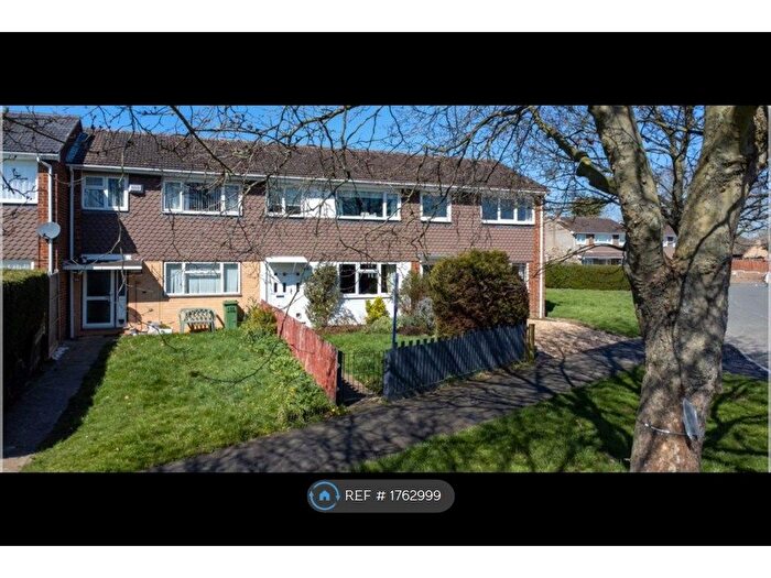 3 Bedroom Semi-Detached House To Rent In Sutherland Grove, Bletchley, Milton Keynes, MK3