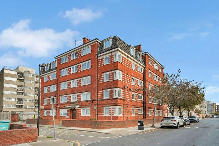 2 Bedroom Flat For Sale In Butler House, Bacton House, London, E2