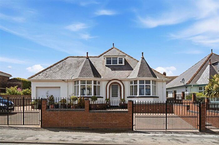 2 Bedroom Detached Bungalow For Sale In Queen Street, Withernsea, HU19