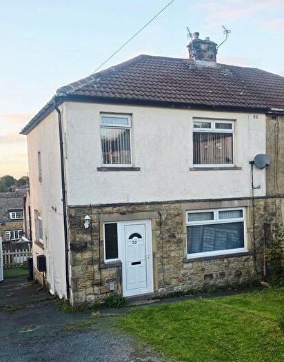 3 Bedroom Semi-Detached House For Sale In Fagley Drive, Bradford, BD2