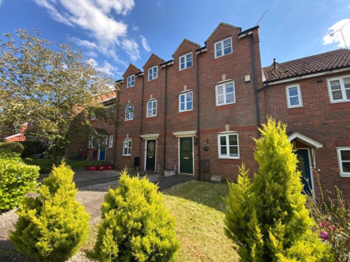 3 Bedroom House To Rent In Plantaganet Park, Warwick, CV34