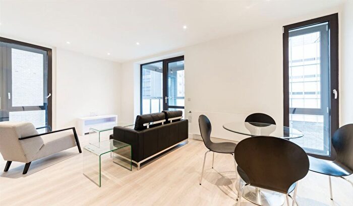 1 Bedroom Flat For Sale In Deauville Close, London, E14