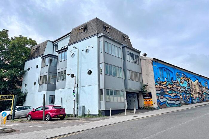 2 Bedroom Flat To Rent In Bournemouth, BH2