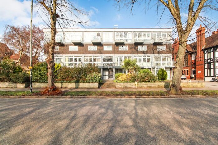 3 Bedroom Flat For Sale In The Embankment, Bedford, MK40