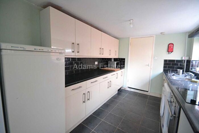 4 Bedroom Terraced House To Rent In De Beauvoir Road, Reading, RG1