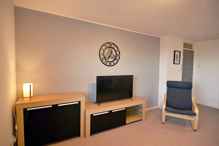 2 Bedroom Flat For Sale In Cornhill Court, Aberdeen, AB16