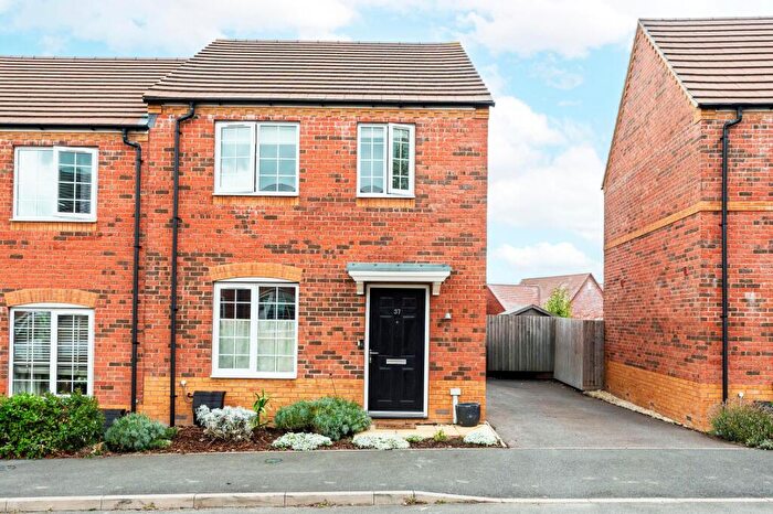 3 Bedroom Semi-Detached House For Sale In Webb Road, Shipston-On-Stour, CV36