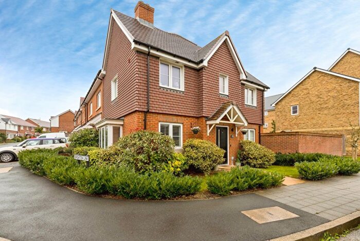3 Bedroom End Of Terrace House For Sale In Rookfield Road, Faygate, Horsham, West Sussex, RH12