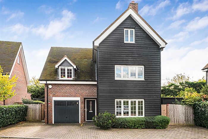 5 Bedroom Detached House For Sale In Canter Close, Aldenham, WD25