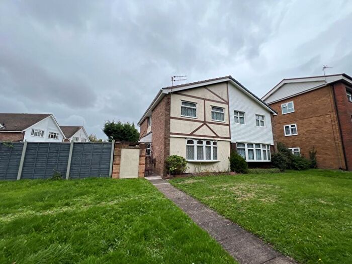 3 Bedroom Semi-Detached House For Sale In Mousesweet Close, Dudley, DY2