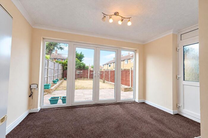 3 Bedroom Terraced House To Rent In Hetherington Close, Slough, SL2