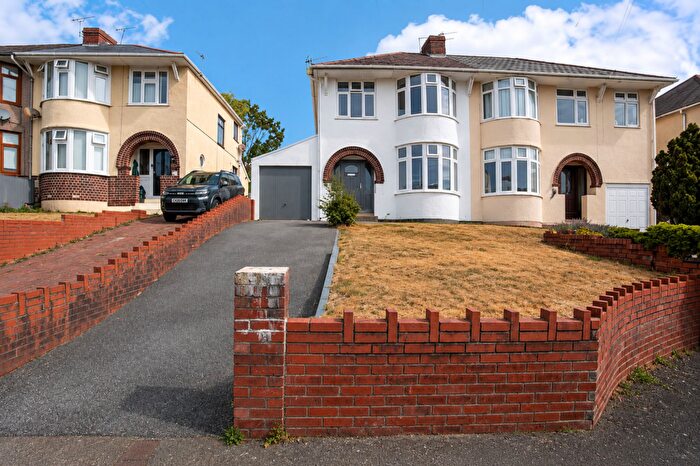 3 Bedroom Semi-Detached House For Sale In Parkfields Road, Bridgend, CF31