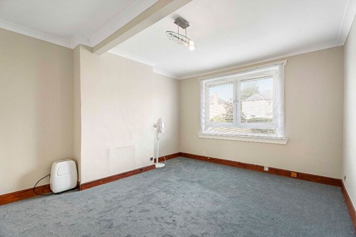 2 Bedroom Flat To Rent In Stevenson Drive, Stenhouse, Edinburgh, EH11