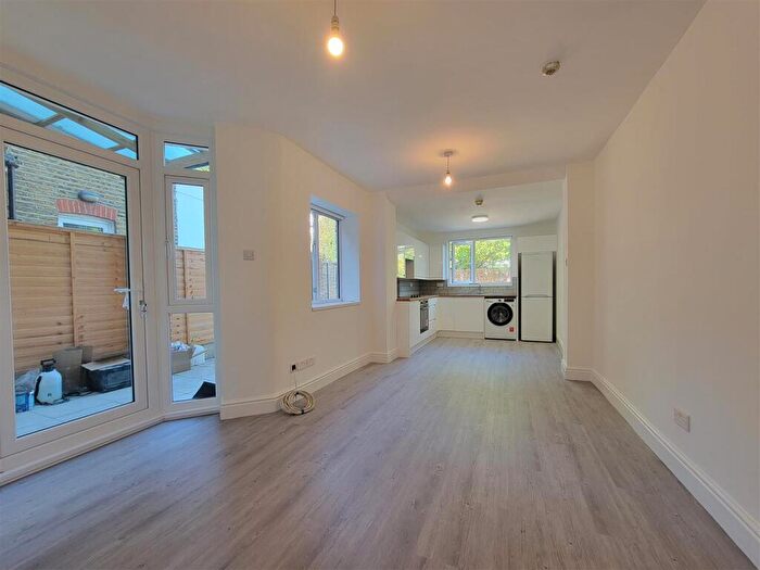 1 Bedroom Flat To Rent In Umfreville Road, Hornsey, N4