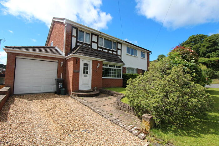 3 Bedroom Semi-Detached House For Sale In Cymau Lane, Caergwrle, LL12