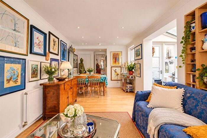 2 Bedroom Flat For Sale In Sherbrooke Road, London, SW6