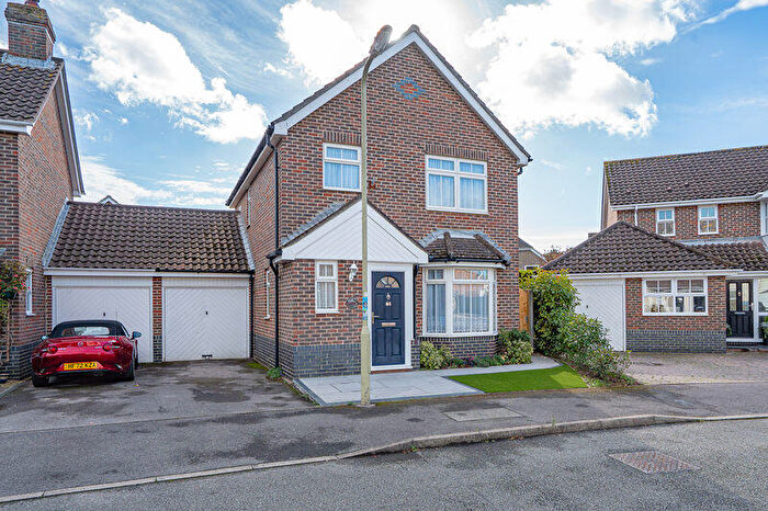 3 Bedroom Detached House For Sale In Trimaran Road, Warsash, SO31