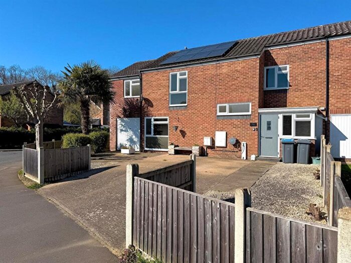4 Bedroom Semi-Detached House For Sale In Lincoln Avenue, Saxmundham, IP17