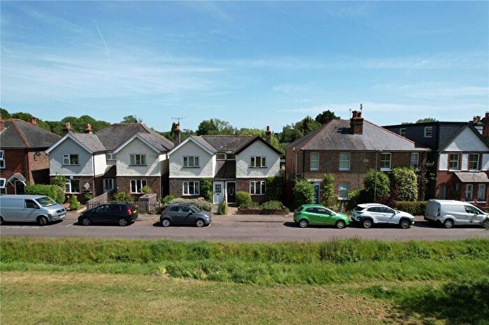 3 Bedroom Semi-Detached House For Sale In Oakdene Road, Peasmarsh, Guildford, Surrey, GU3