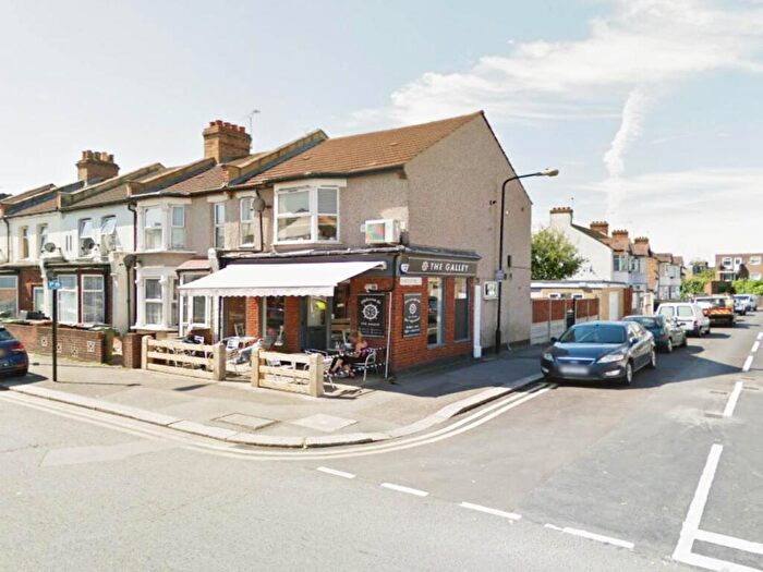 1 Bedroom Flat To Rent In Fulbourne Road, Walthamstow, London, E17