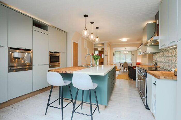 5 Bedroom Detached House To Rent In Burney Close, Fetcham, Leatherhead, KT22