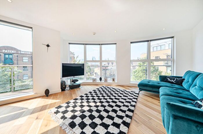 2 Bedroom Flat For Sale In Seven Sea Gardens, Aegean Court, E3