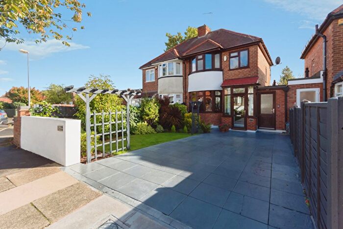 3 Bedroom End Of Terrace House For Sale In Sunleigh Grove, Birmingham, West Midlands, B27