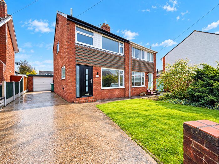 3 Bedroom Semi-Detached House For Sale In Dodgeons Close, Poulton-Le-Fylde, FY6