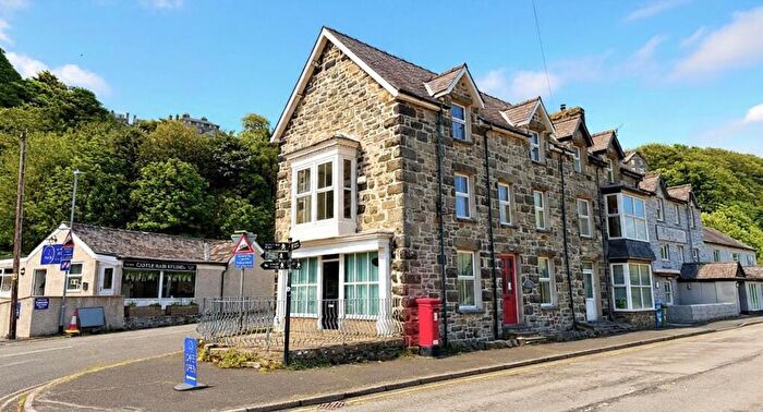 4 Bedroom End Of Terrace House For Sale In Harlech, LL46