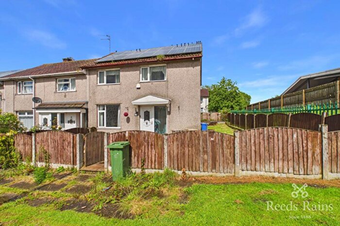 3 Bedroom Semi-Detached House For Sale In Fields Farm Road, Hyde, Greater Manchester, SK14