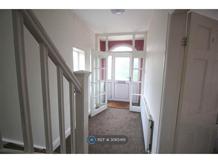 3 Bedroom Semi-Detached House To Rent In Garstang Road, Preston, PR2