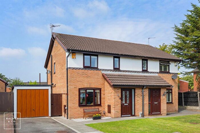 3 Bedroom Semi-Detached House For Sale In Corhampton Crescent, Atherton, M46