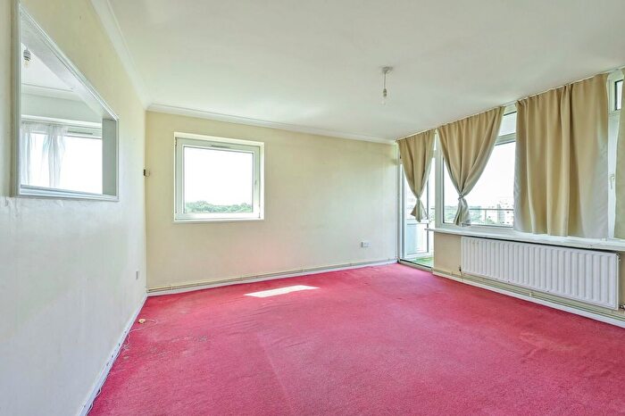 2 Bedroom Flat For Sale In Hindhead Point, Roehampton, London, SW15