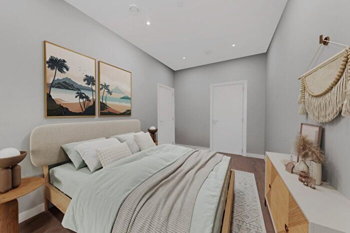 1 Bedroom Flat For Sale In Dagenham, Essex, RM9