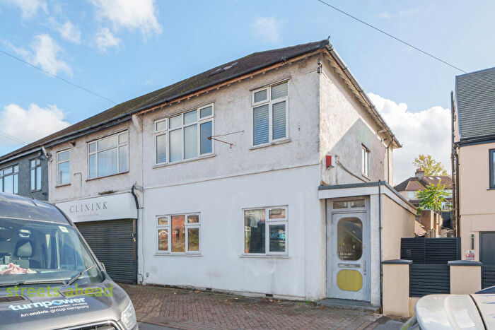 4 Bedroom Apartment For Sale In Chipstead Valley Road, Coulsdon, CR5