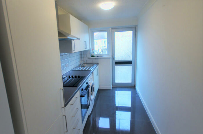 1 Bedroom Flat To Rent In Buntingbridge Road, IG2