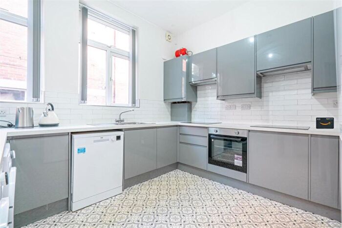 7 Bedroom House To Rent In Crookesmoor Road, Crookesmoor, S10
