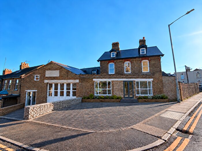 2 Bedroom Flat To Rent In Margate Road, Ramsgate, CT11