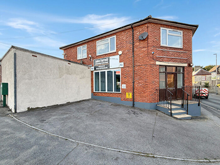 2 Bedroom Apartment To Rent In East Street, Warminster, BA12
