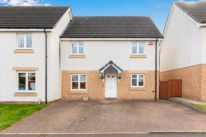 3 Bedroom Semi-Detached House For Sale In Pikes Pool Drive, Kirkliston, EH29