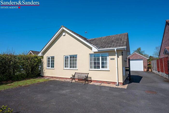 3 Bedroom Semi-Detached Bungalow For Sale In Oak Tree Lane, Cookhill, Alcester, B49