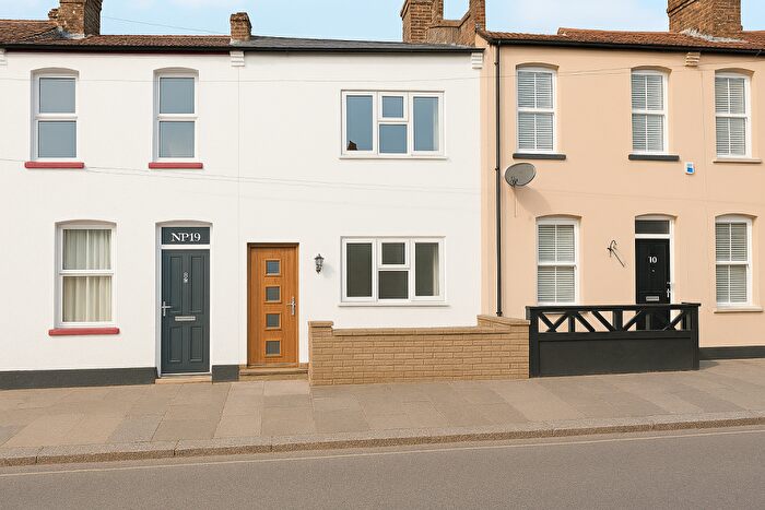2 Bedroom Terraced House To Rent In Oakleigh Avenue, Southchurch Village, SS1