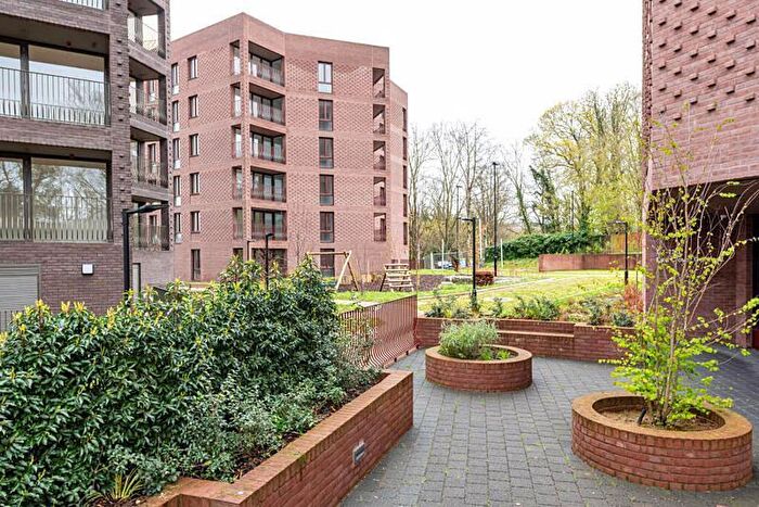 3 Bedroom Apartment To Rent In Coulsdon, CR5
