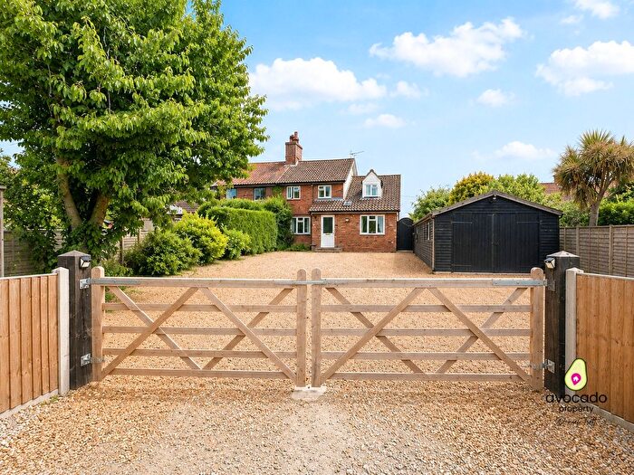 4 Bedroom Semi-Detached House For Sale In Low Road, Hempstead, Norwich, Norfolk, NR12