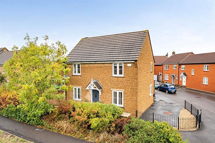 3 Bedroom Detached House For Sale In Canal Way, Ilminster, Somerset, TA19