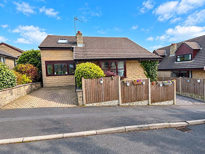 3 Bedroom Detached House For Sale In Burnett Rise, Queensbury, Bradford, BD13