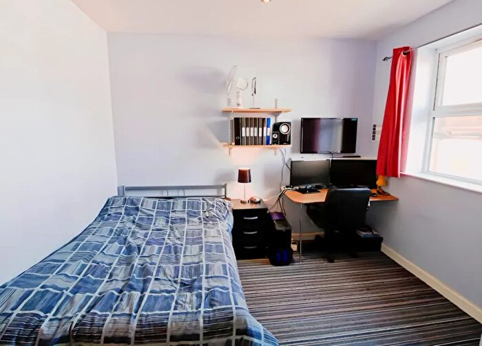 1 Bedroom Flat To Rent In Radmoor Road, Loughborough, LE11