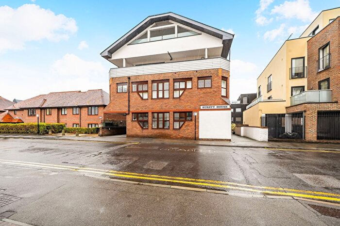2 Bedroom Flat For Sale In Lyons Crescent, Surety House, TN9