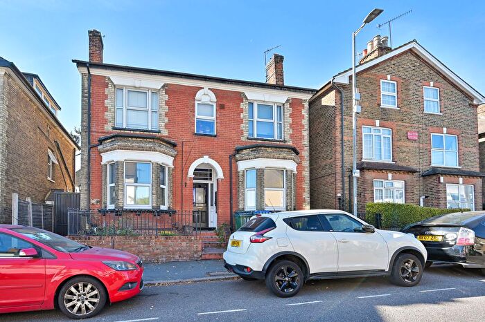 1 Bedroom Flat To Rent In Woodford Road, Watford, WD17